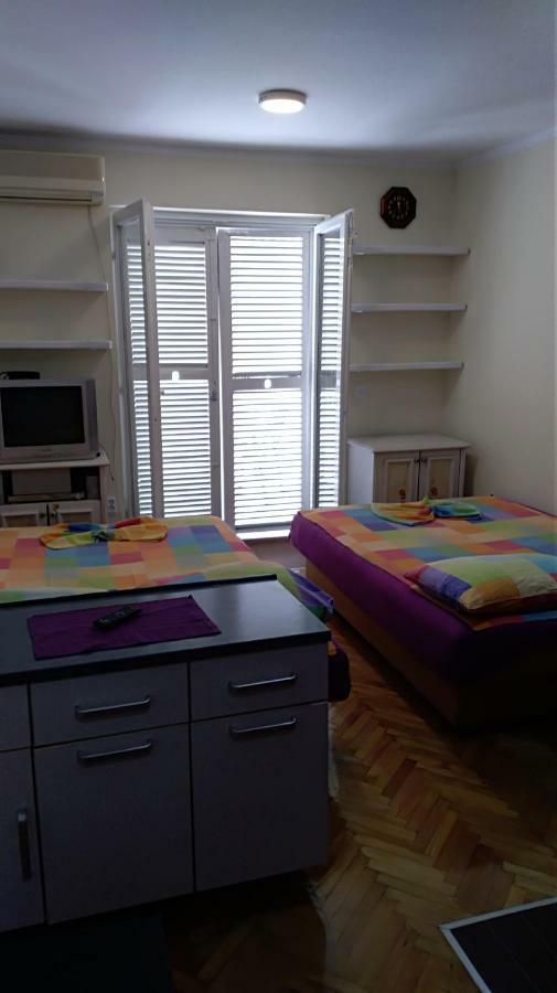 Sunčani apartman 1-Vila Amfora Budva Bagian luar foto